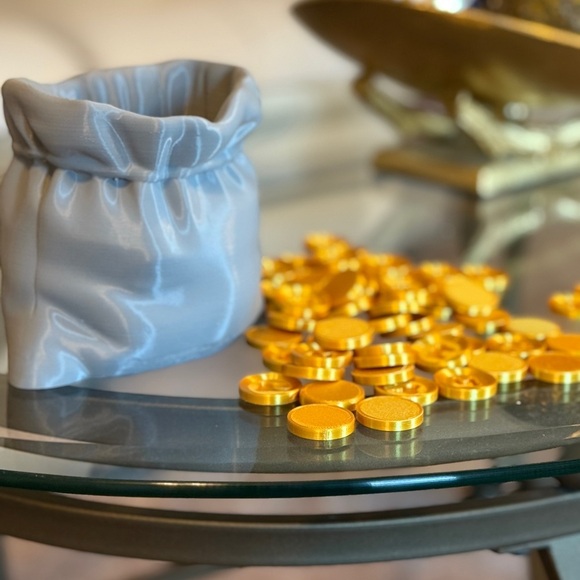 3D Printed Cray Bag with Tooth Gold Coins. - Picture 4 of 5